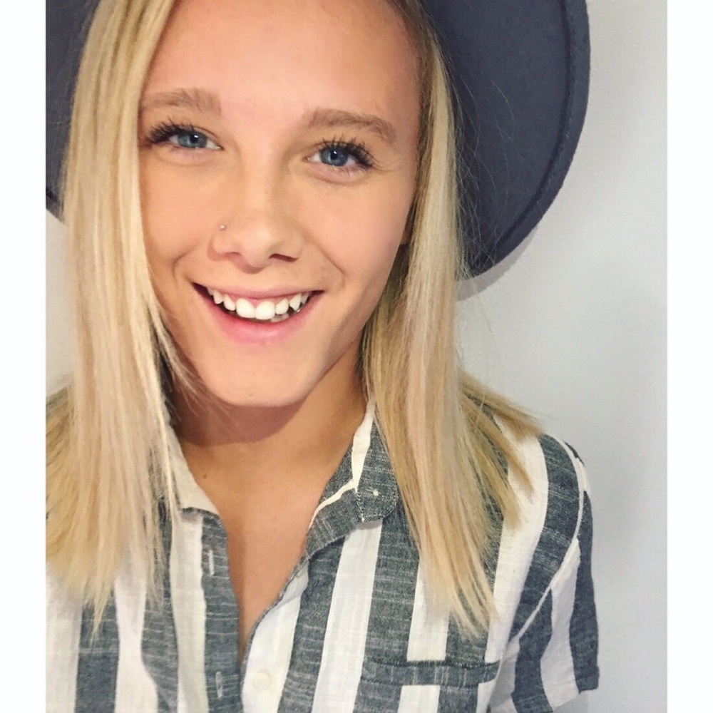 Meet your Posher, Alyssa